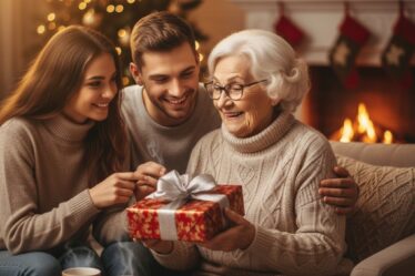 Pomysł na prezent na święta Bożego Narodzenia dla babci - jaki prezent dla babci