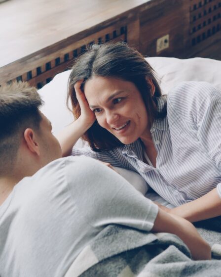 Czy brak seksu przyspiesza menopauzę?