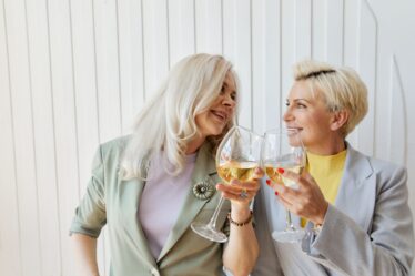 Menopauza - wiek, objawy, kiedy się pojawia - kompletny przewodnik